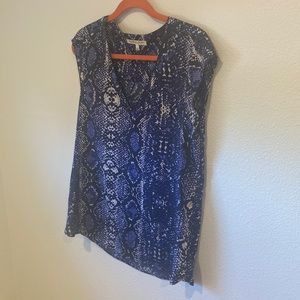 Daniel Rainn V-neck Print top